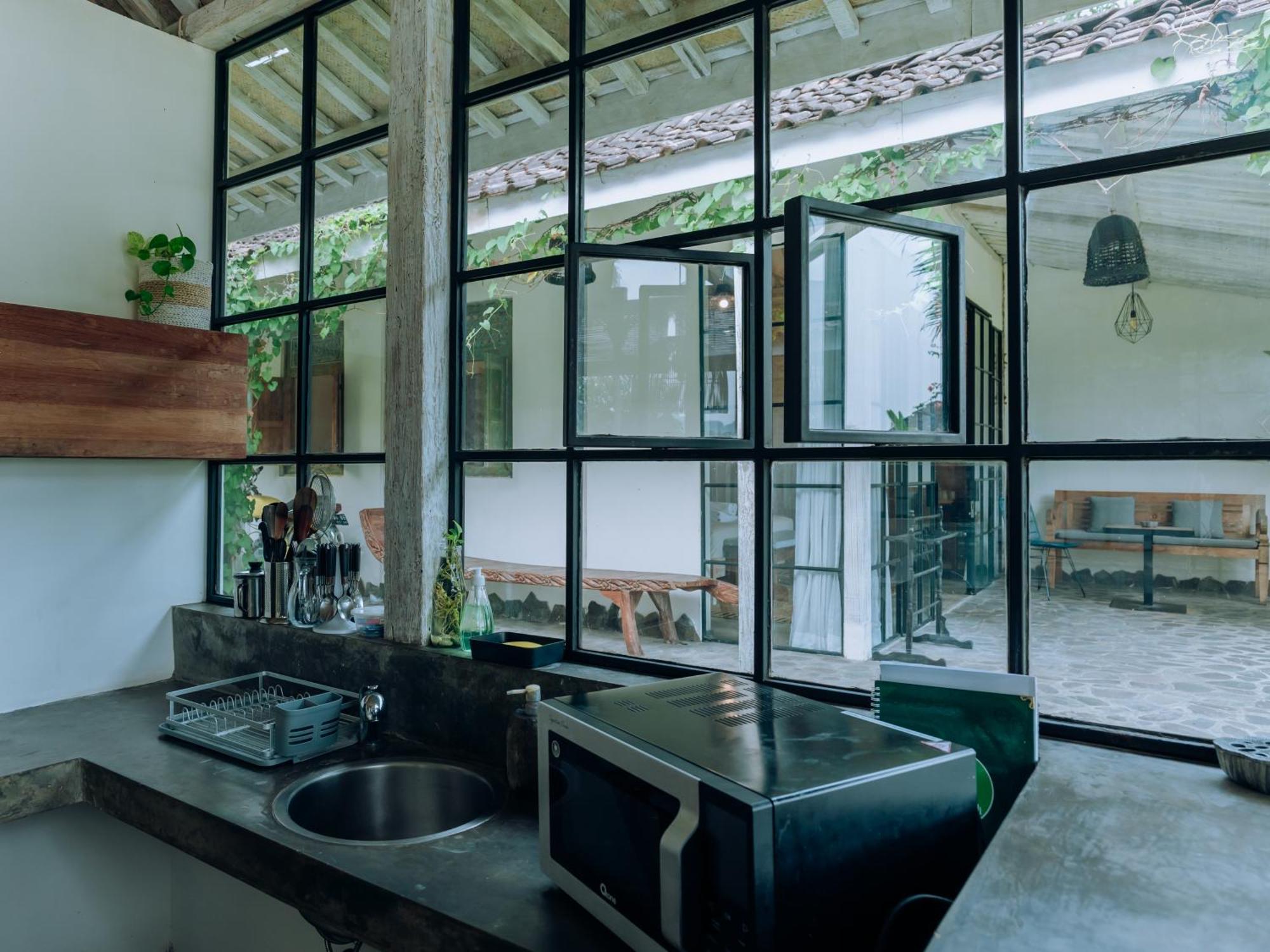 Sunmoonstarvillas Yogyakarta Jarakan Exterior foto